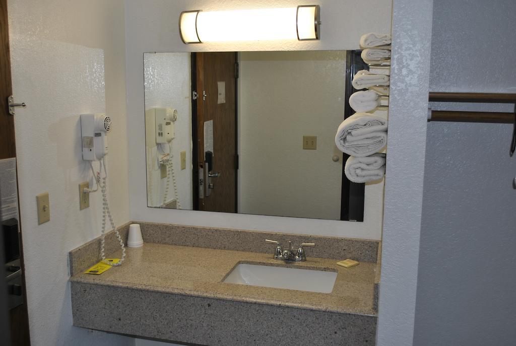 Waconia Inn And Suites Ruang foto